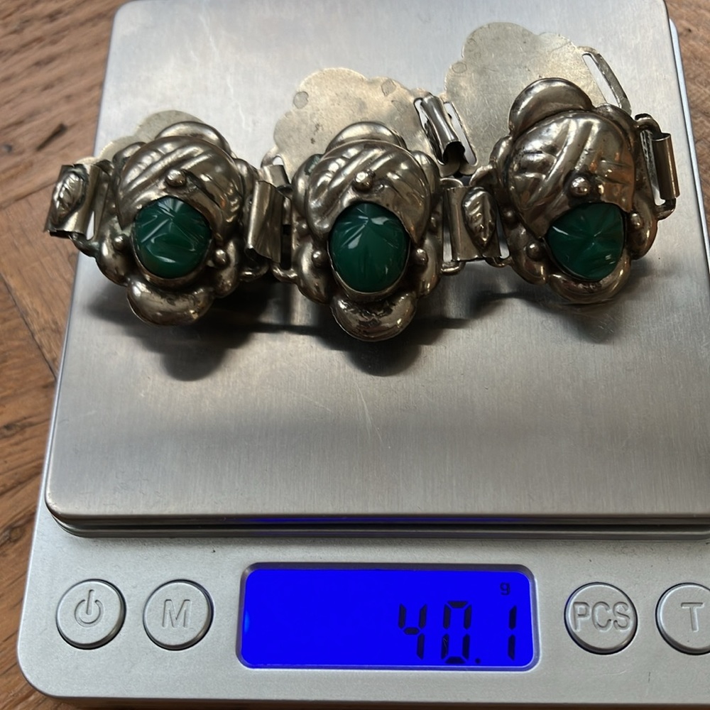Unique MCM Mexico Silver and Green Carved Mask & Headdress Bracelet - Picture 10 of 13